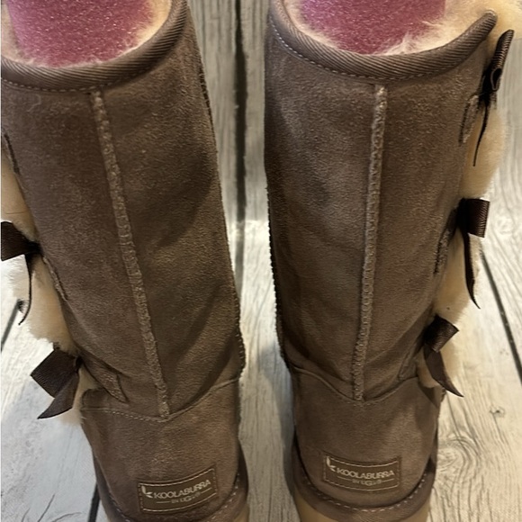 Koolaburra by UGG Brown Suede Winter Boots with Fur Accents bow details - Picture 4 of 6
